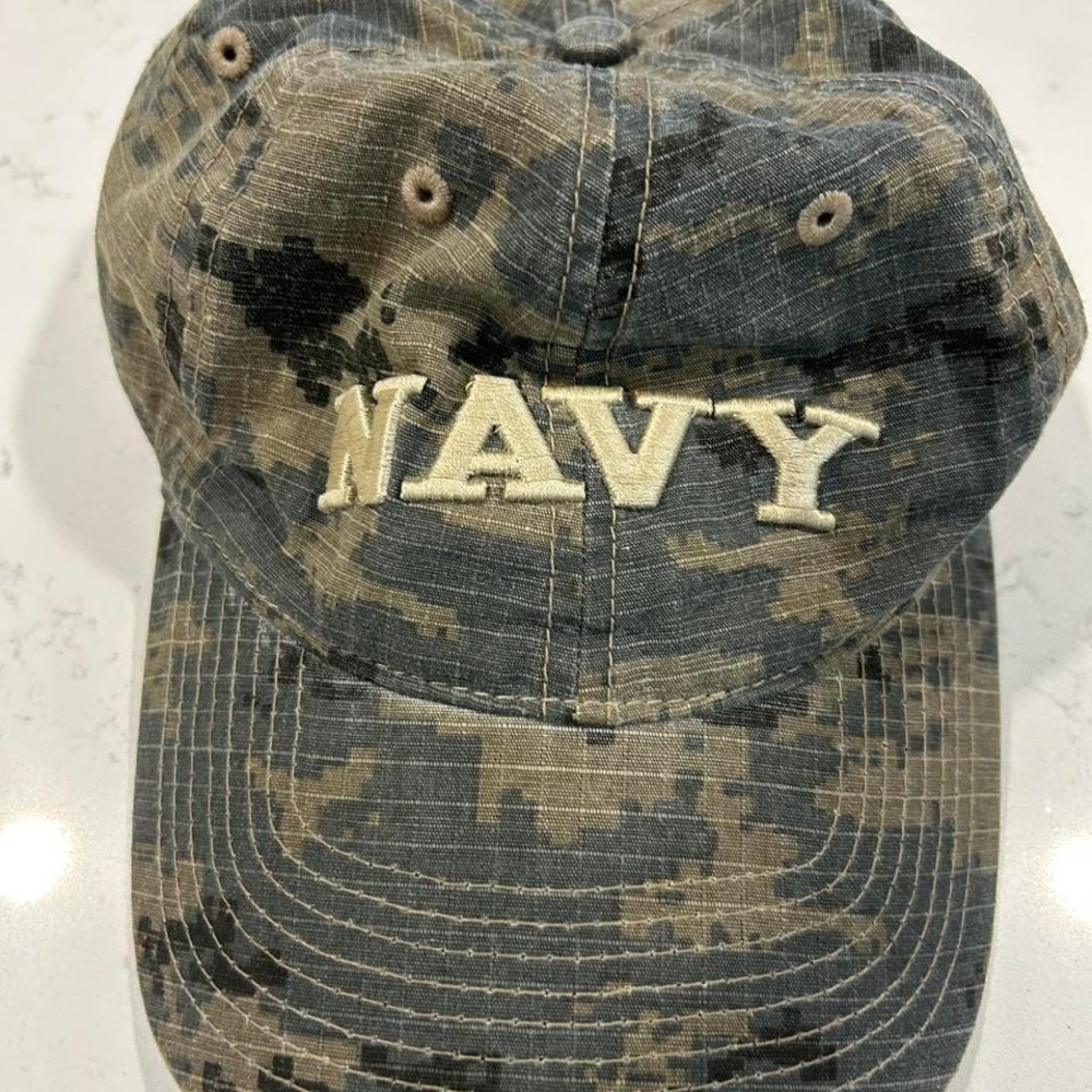 Navy camo strap back hat